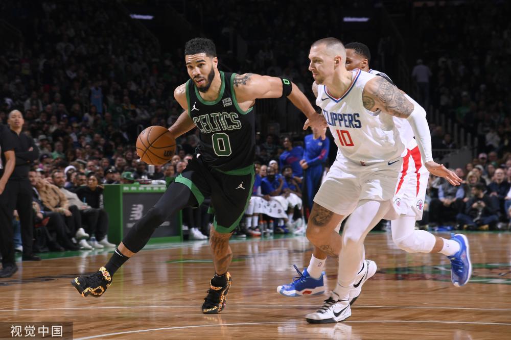 引人注目的 引人注目的